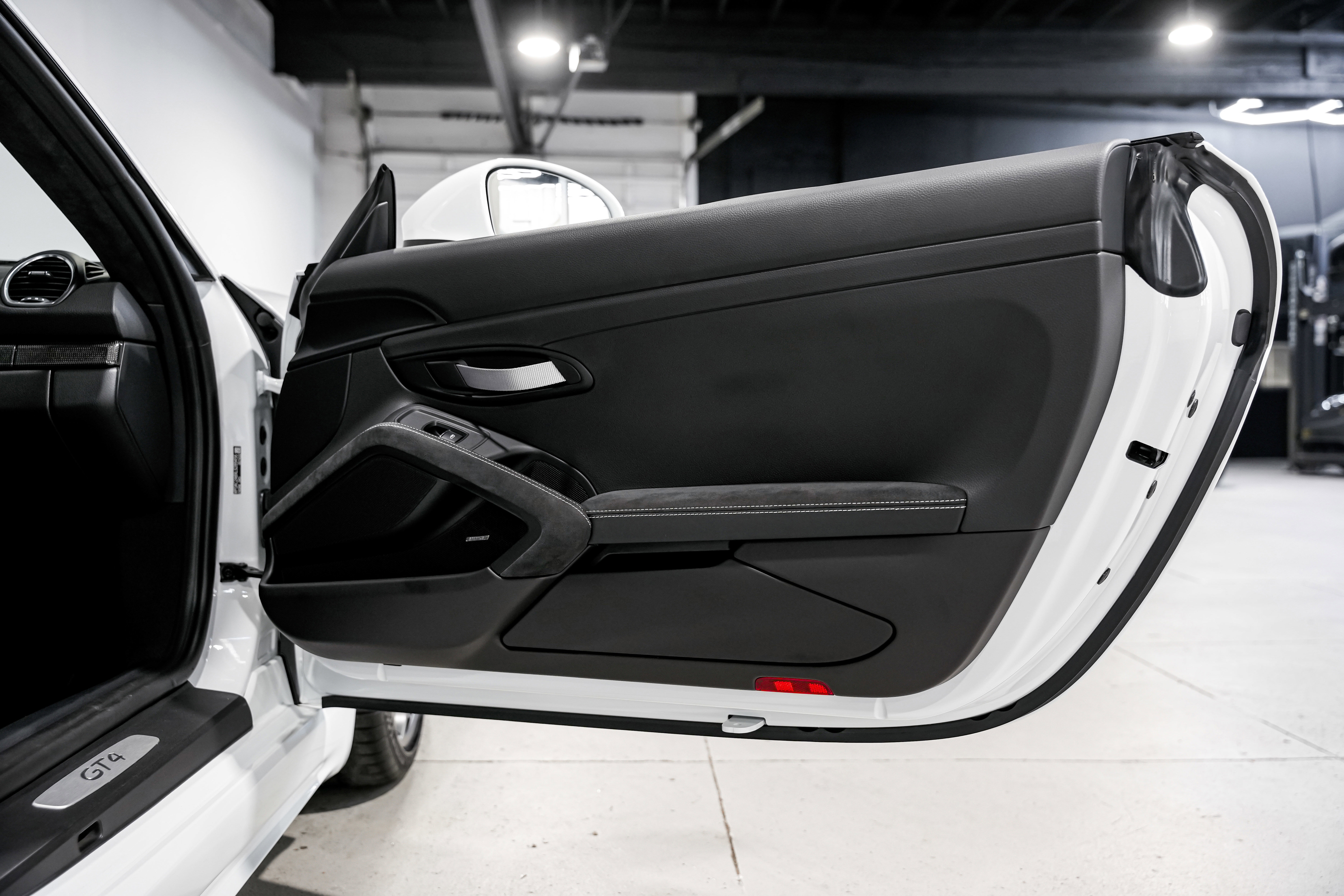 Used 2020 Porsche 718 Cayman GT4 image 23