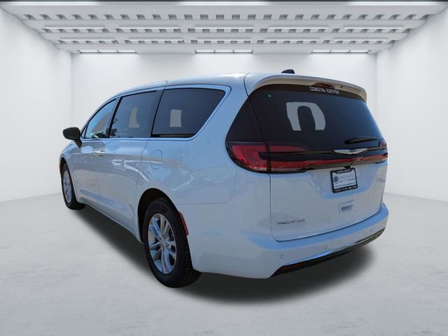 New 2026 Chrysler Pacifica Select FWD image 6