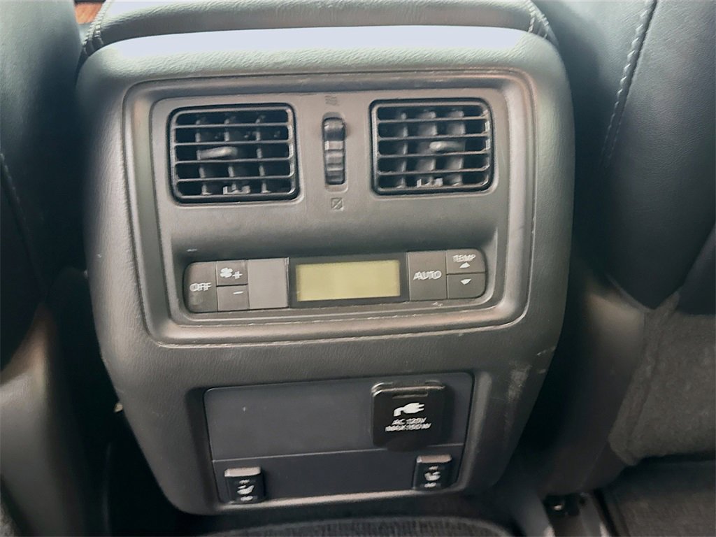 Used 2015 Nissan Pathfinder SL image 25