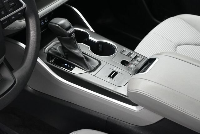 Used 2023 Toyota Highlander L FWD image 20