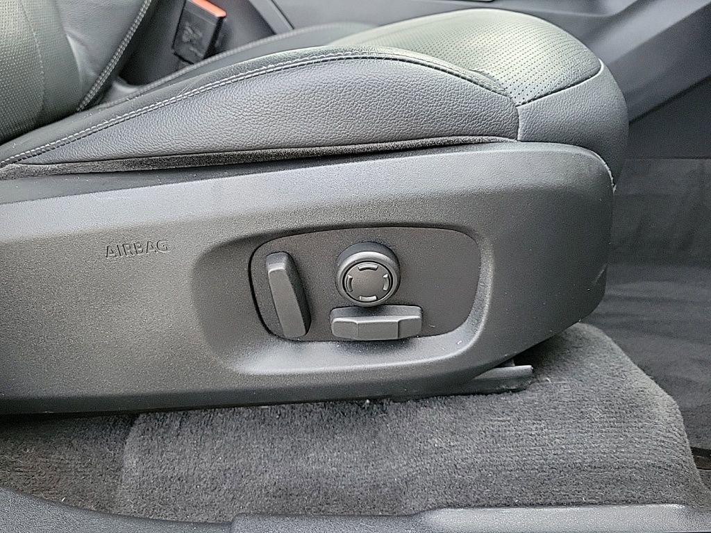 Used 2017 Land Rover Range Rover Evoque SE Premium image 16