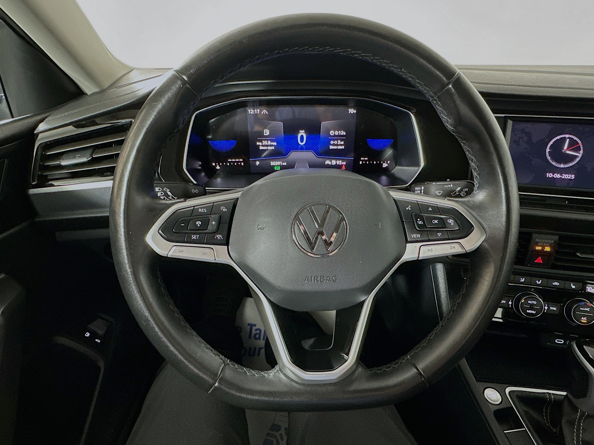 Used 2024 Volkswagen Jetta SE image 11