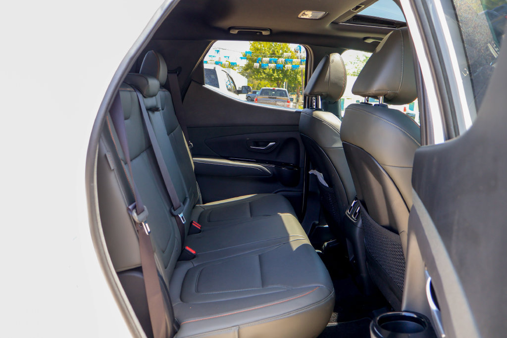 Certified 2025 Hyundai Santa Cruz Limited AWD/4WD image 10