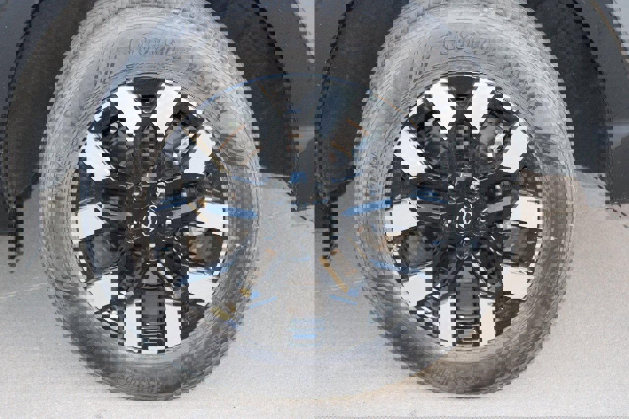 Used 2025 Hyundai Santa Cruz SE image 27