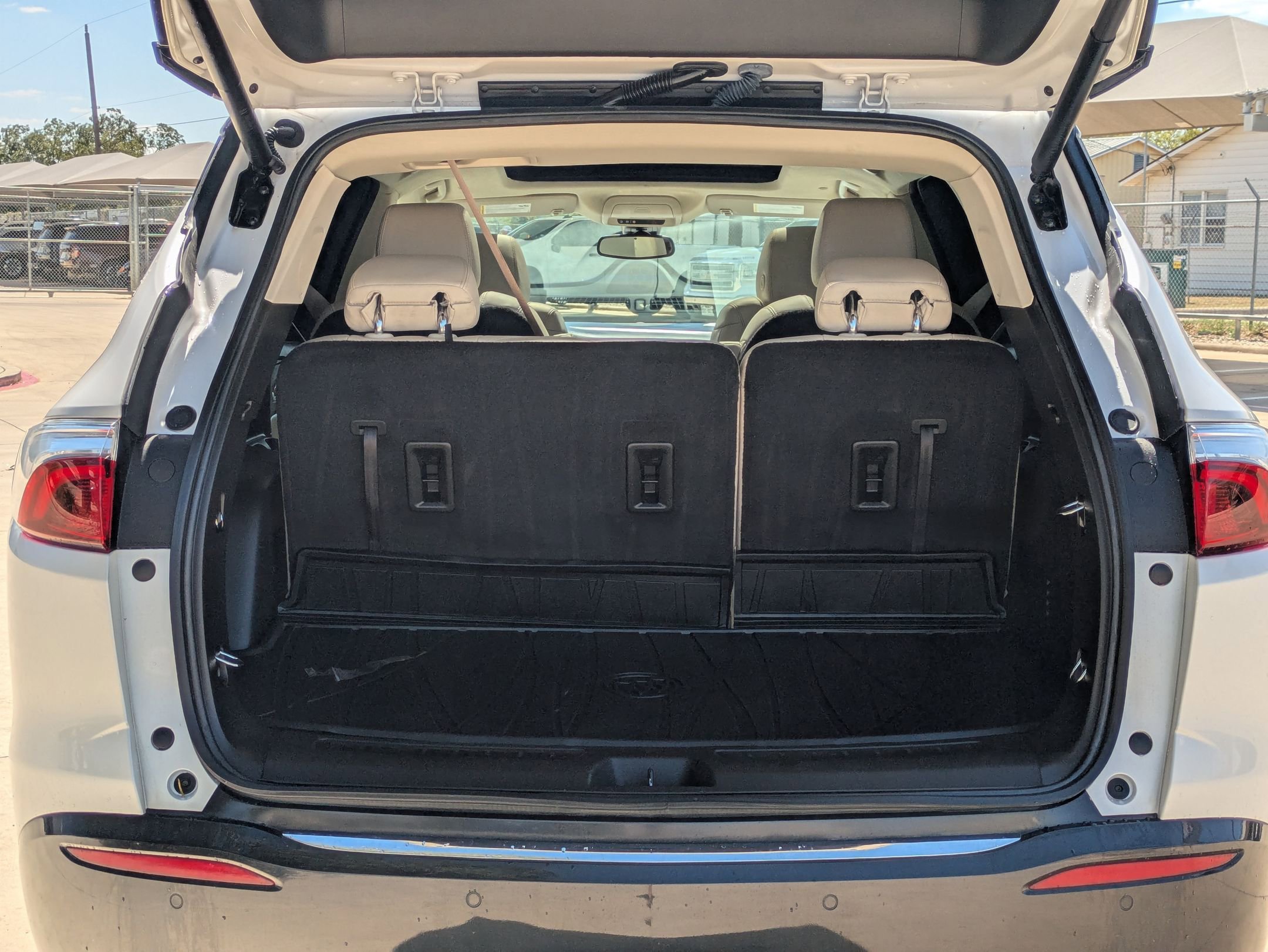 Certified 2023 Buick Enclave Essence w/ Experience Buick Package image 27