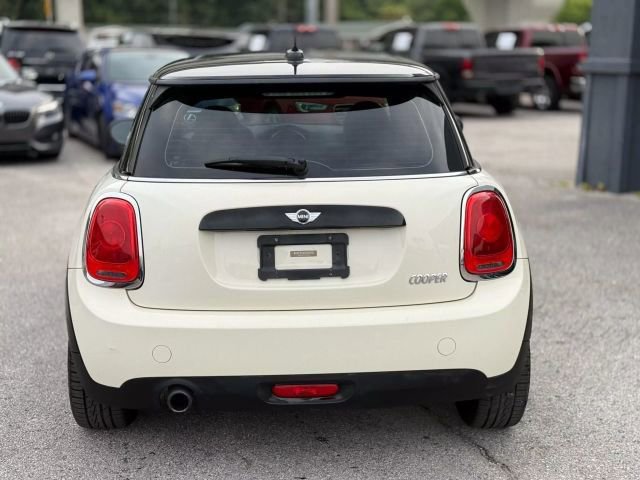 Used 2017 MINI Cooper 2-Door Hardtop image 5