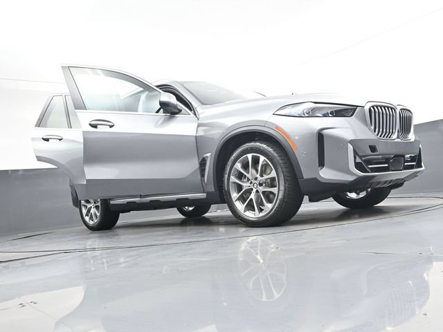 New 2026 BMW X5 xDrive50e AWD/4WD image 42