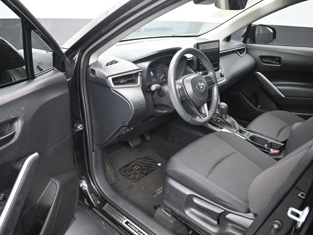 Used 2024 Toyota Corolla Cross LE FWD image 10