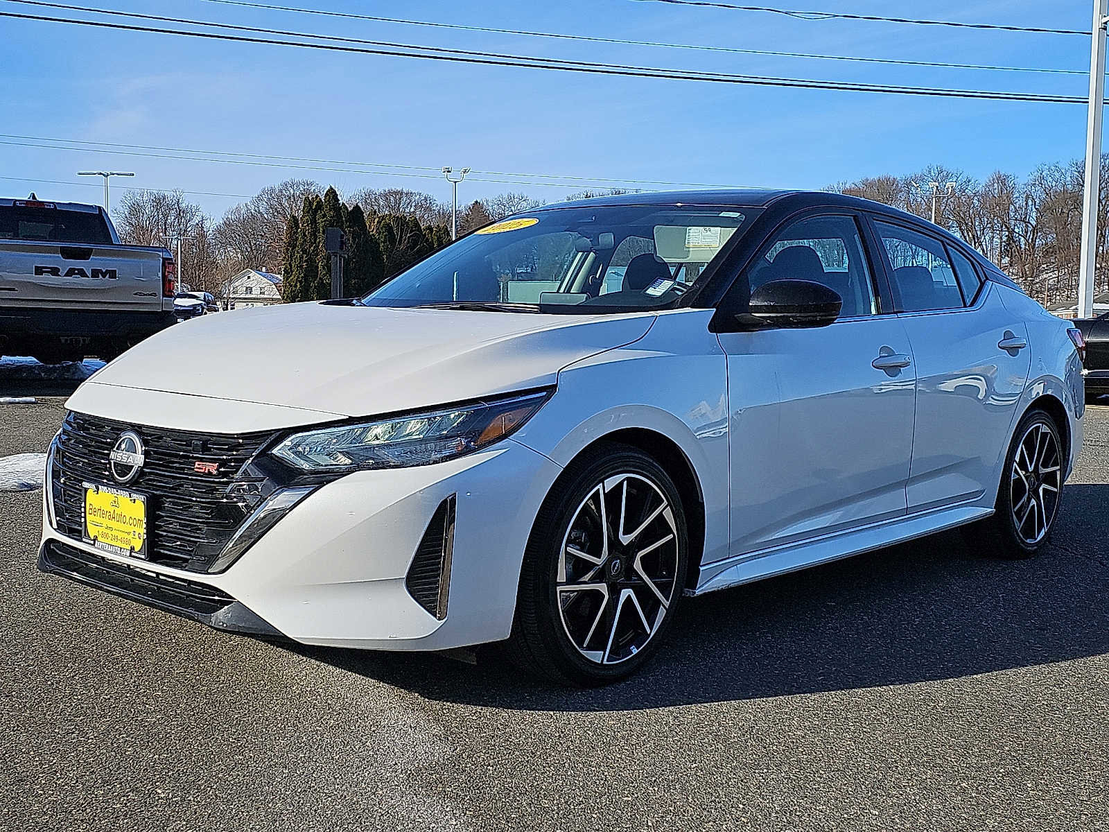 Used 2025 Nissan Sentra SR image 3
