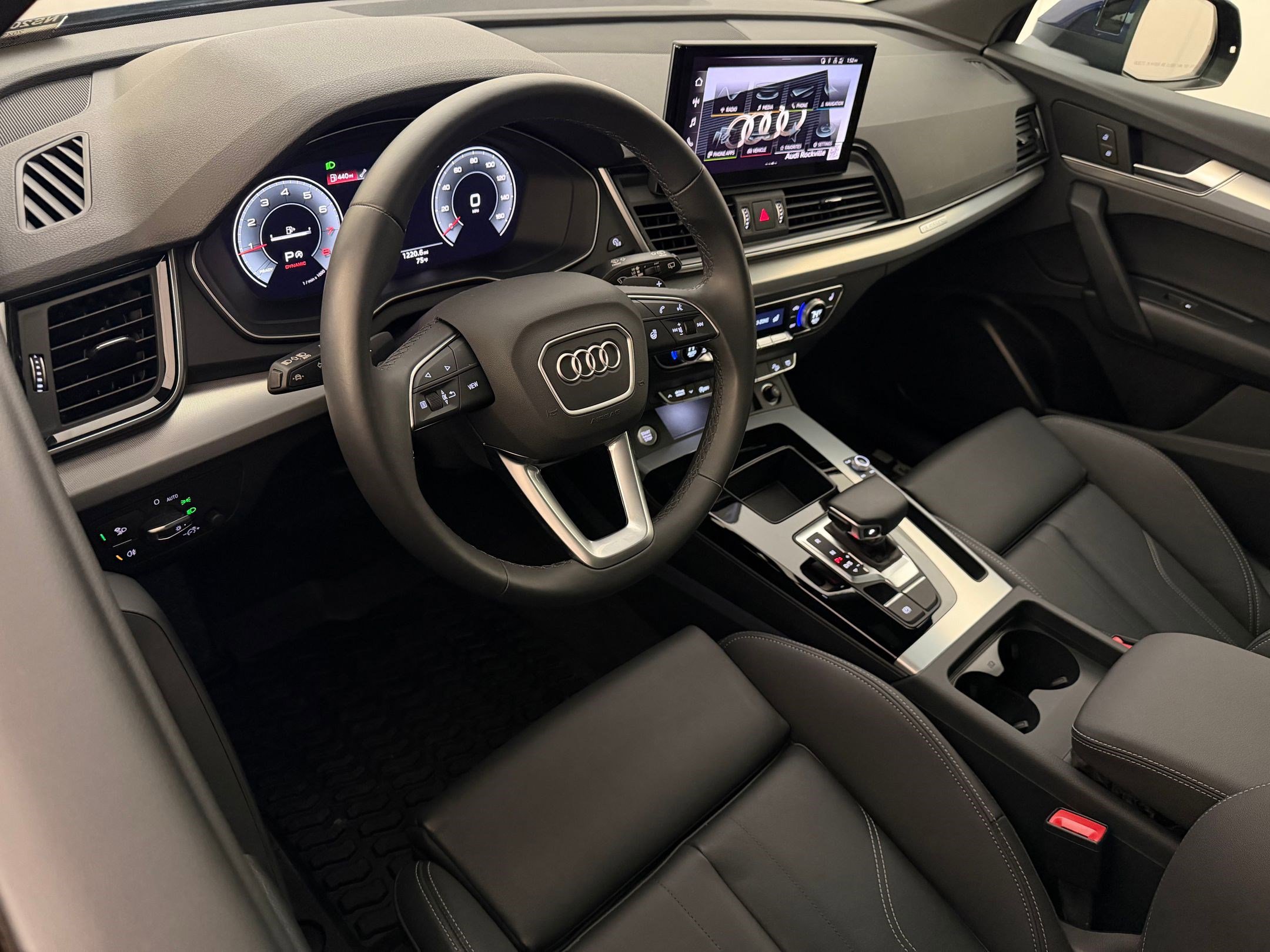 Certified 2025 Audi Q5 2.0T Premium w/ Convenience Plus Package image 4