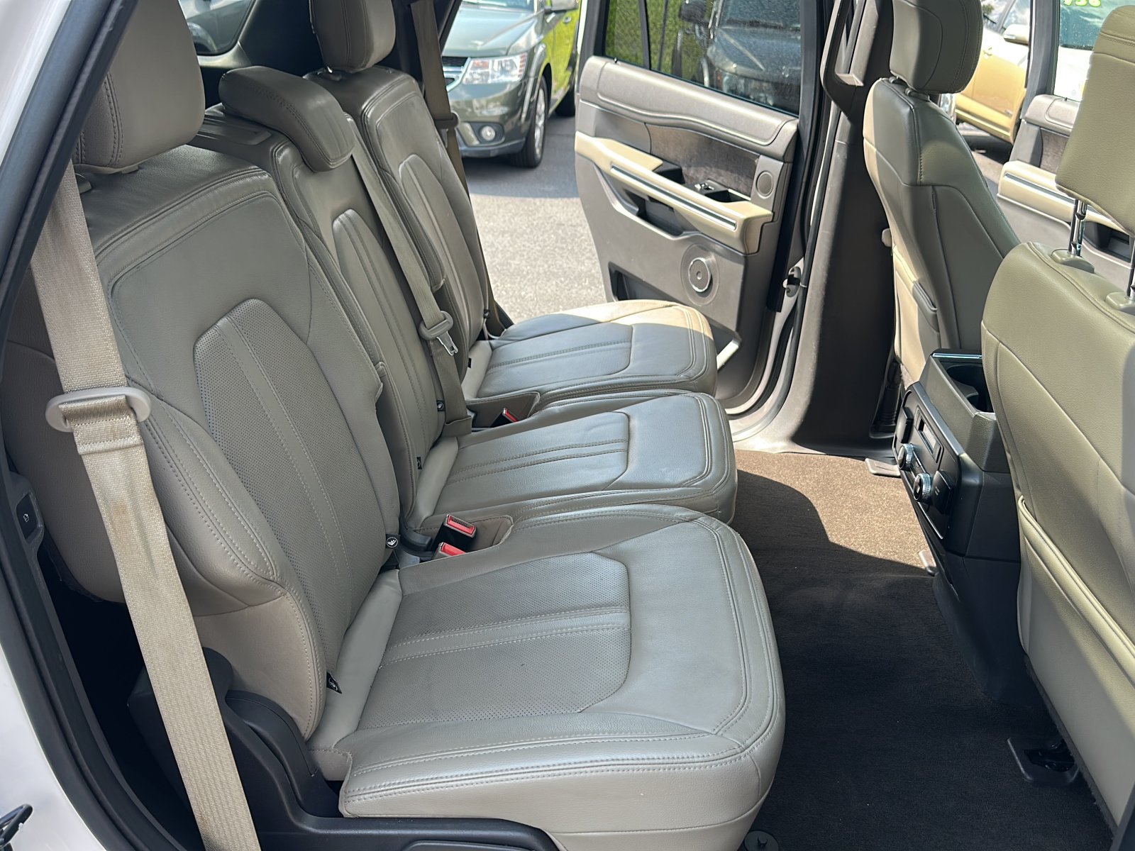 Used 2019 Ford Expedition Limited w/ Equipment Group 302A AWD/4WD image 23