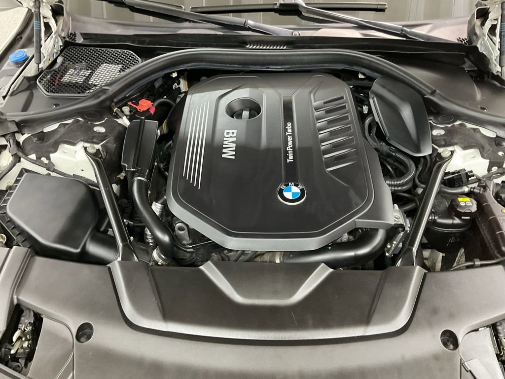 Used 2018 BMW 740i xDrive image 33