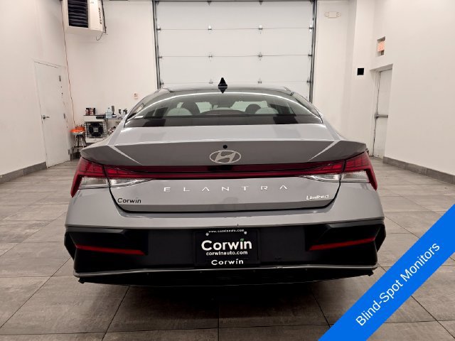 Used 2025 Hyundai Elantra Limited FWD image 4