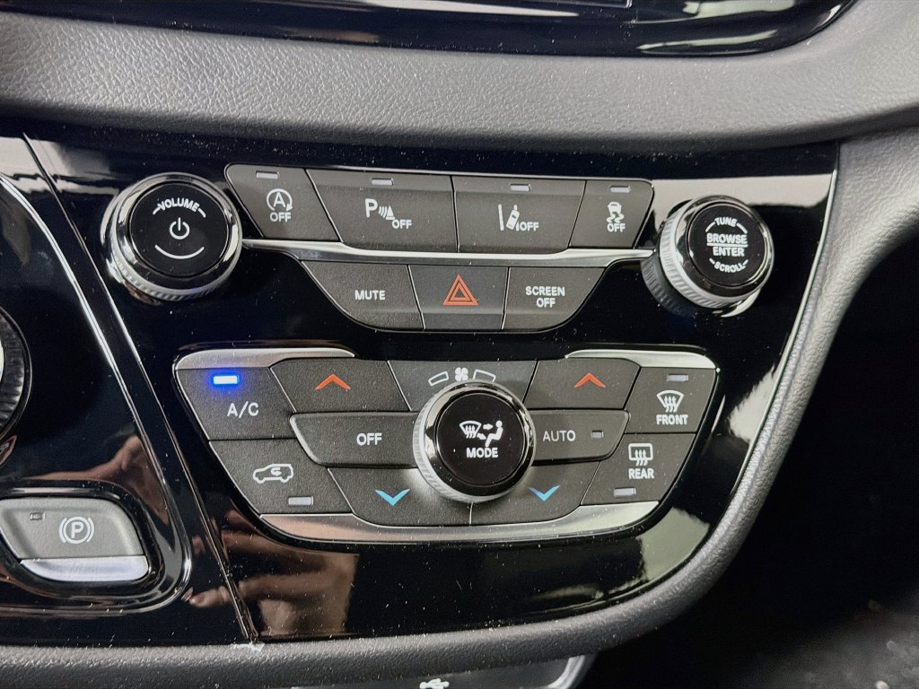 New 2027 Chrysler Pacifica LX FWD image 15