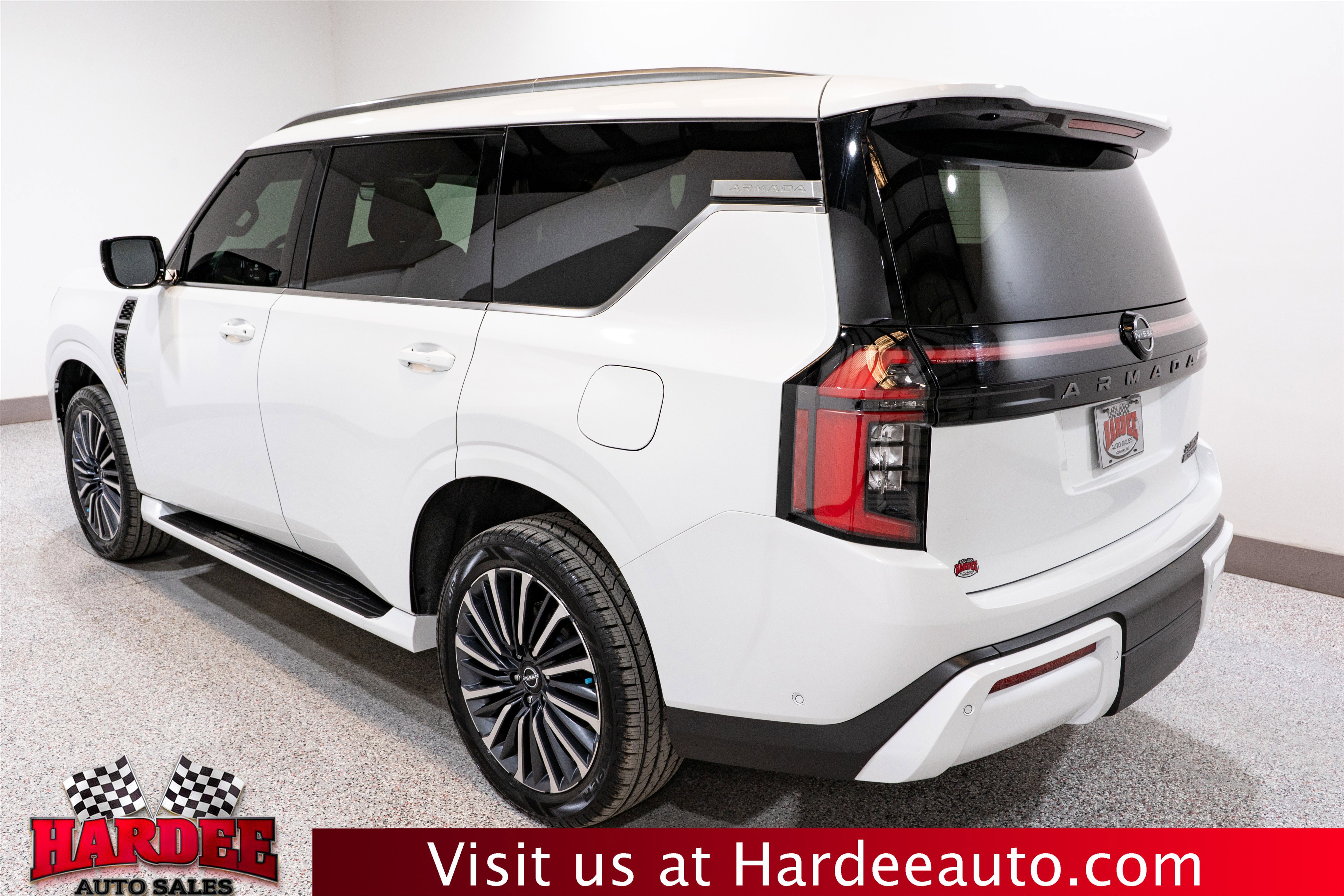 Used 2025 Nissan Armada Platinum Reserve AWD/4WD image 3