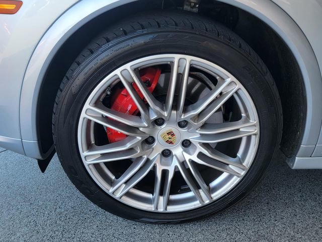 Used 2016 Porsche Cayenne GTS AWD/4WD image 6