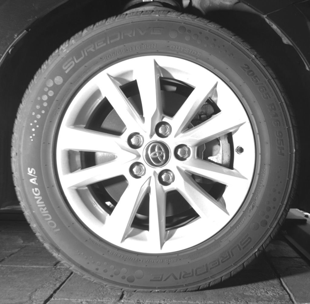 Used 2025 Toyota Camry LE FWD image 32