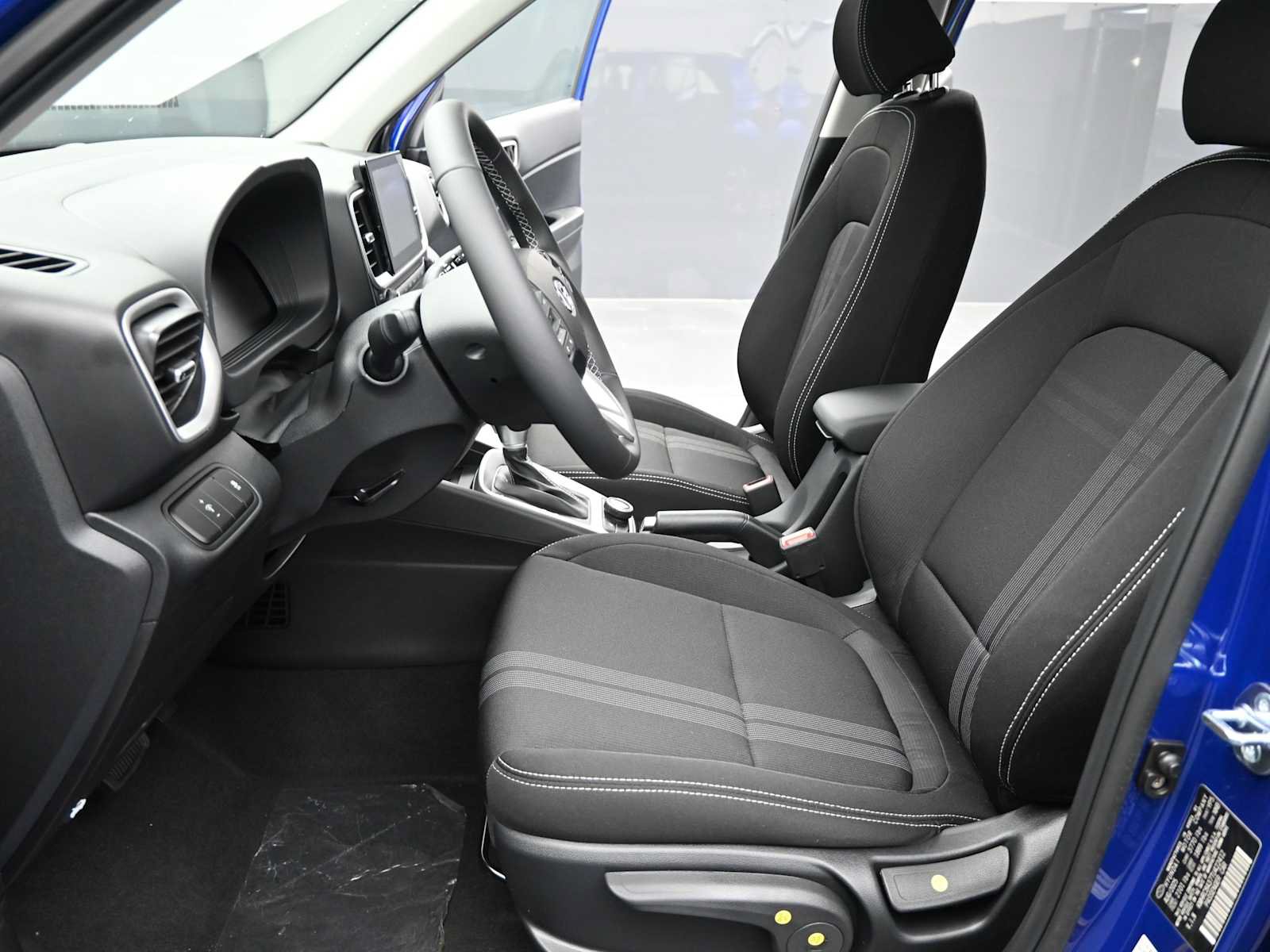 Used 2026 Hyundai Venue SEL FWD image 15