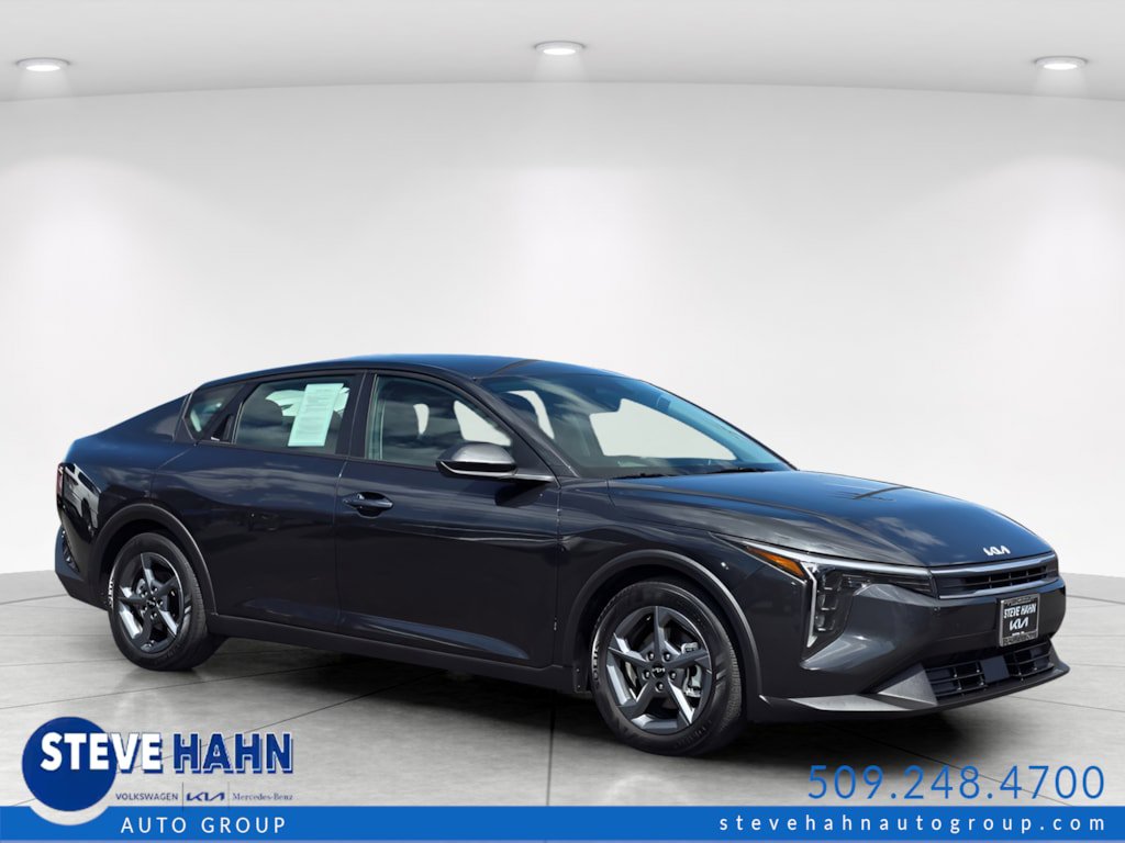 Used 2025 Kia K4 FWD image 1