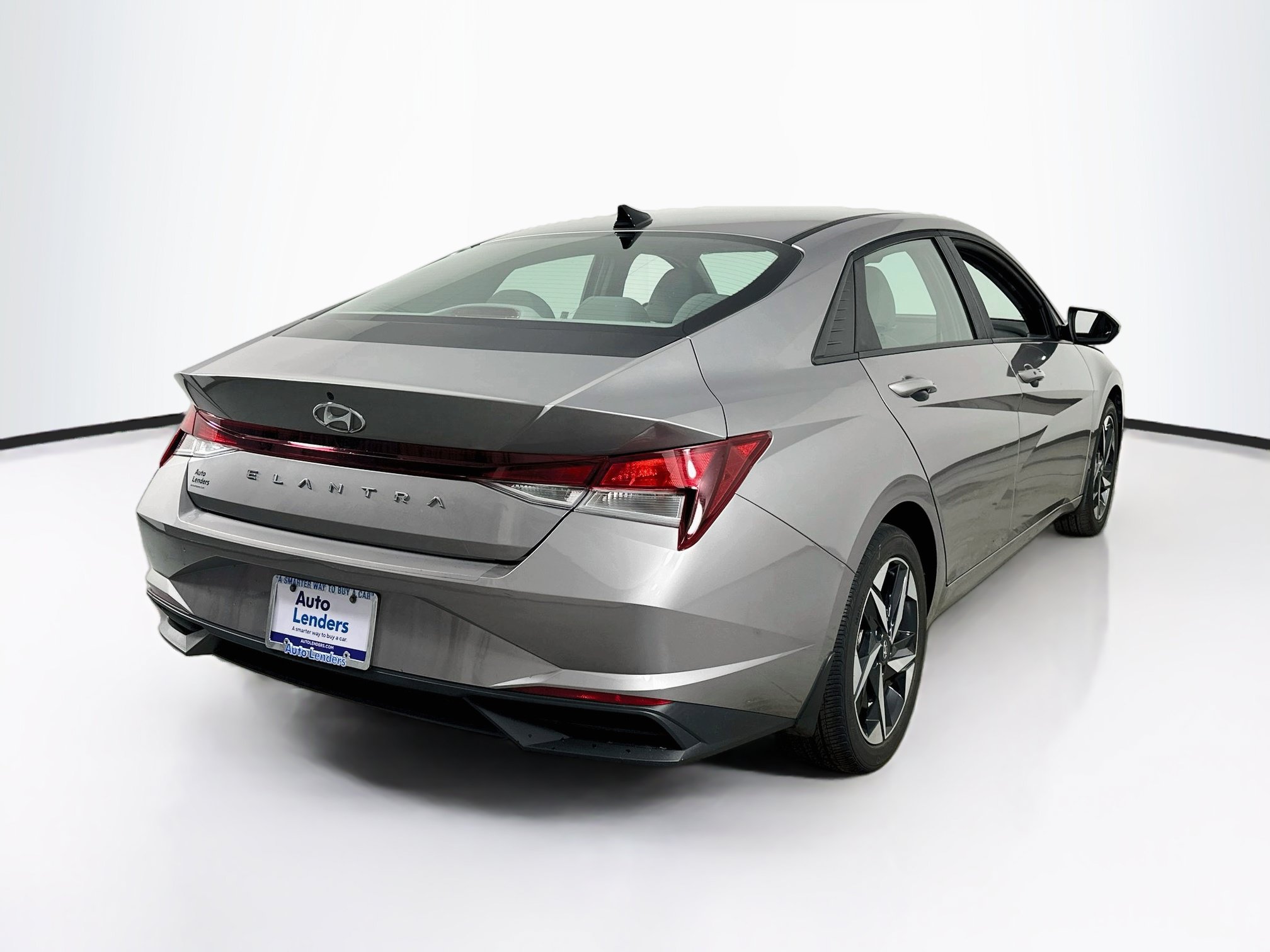 Used 2023 Hyundai Elantra SEL w/ Convenience Package FWD image 5