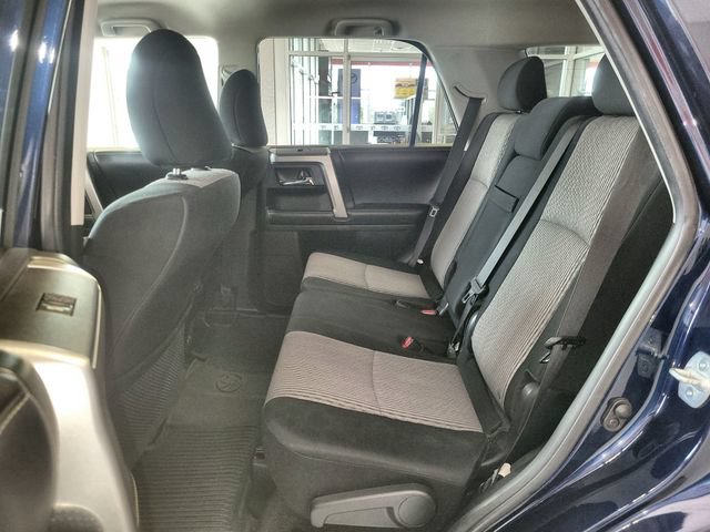 Used 2020 Toyota 4Runner SR5 AWD/4WD image 22