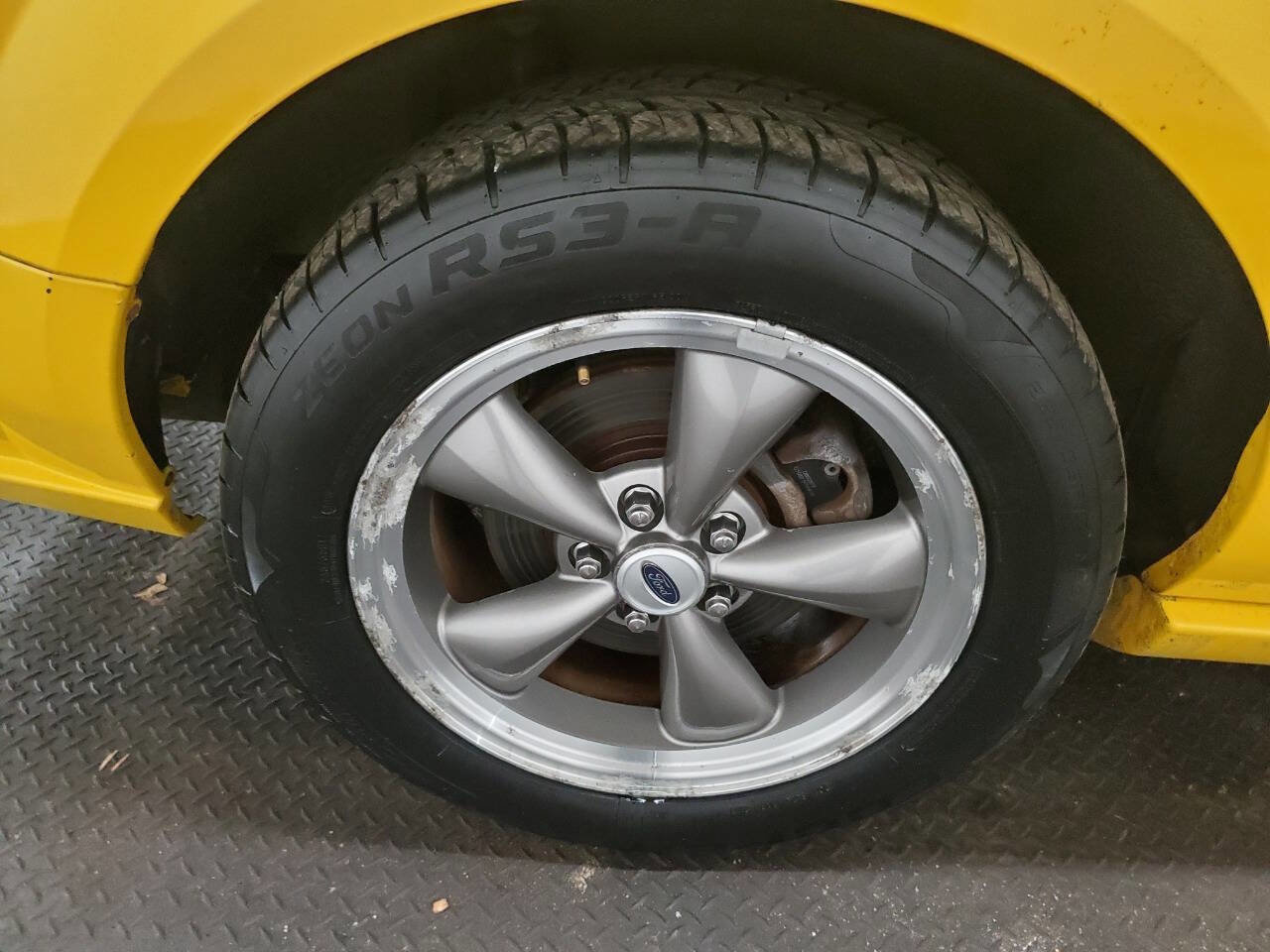 Used 2005 Ford Mustang GT Premium image 16