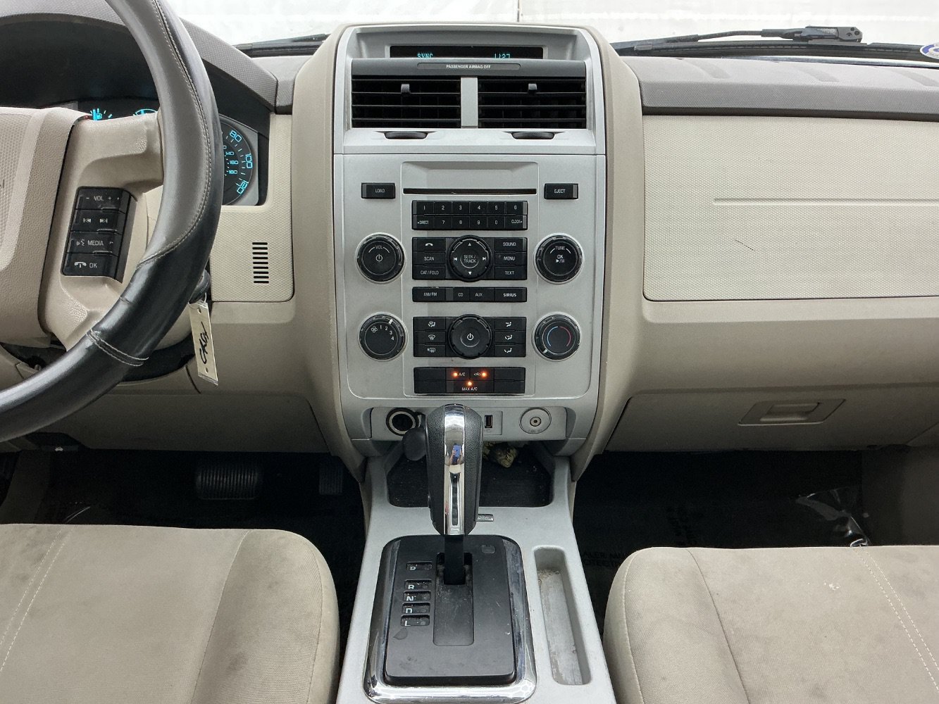 Used 2010 Mercury Mariner 2WD image 16