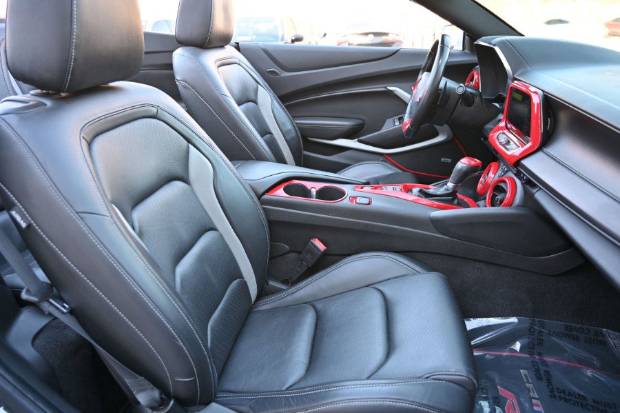Used 2021 Chevrolet Camaro LT w/ RS Package image 20