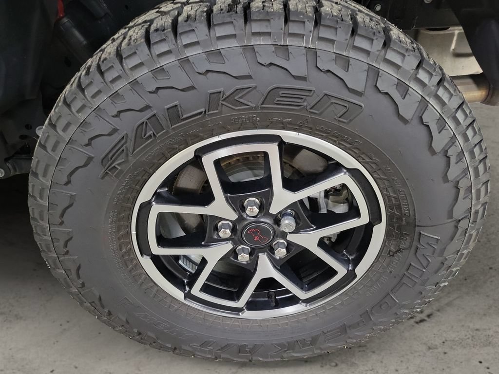 Used 2025 Jeep Gladiator Rubicon AWD/4WD image 7