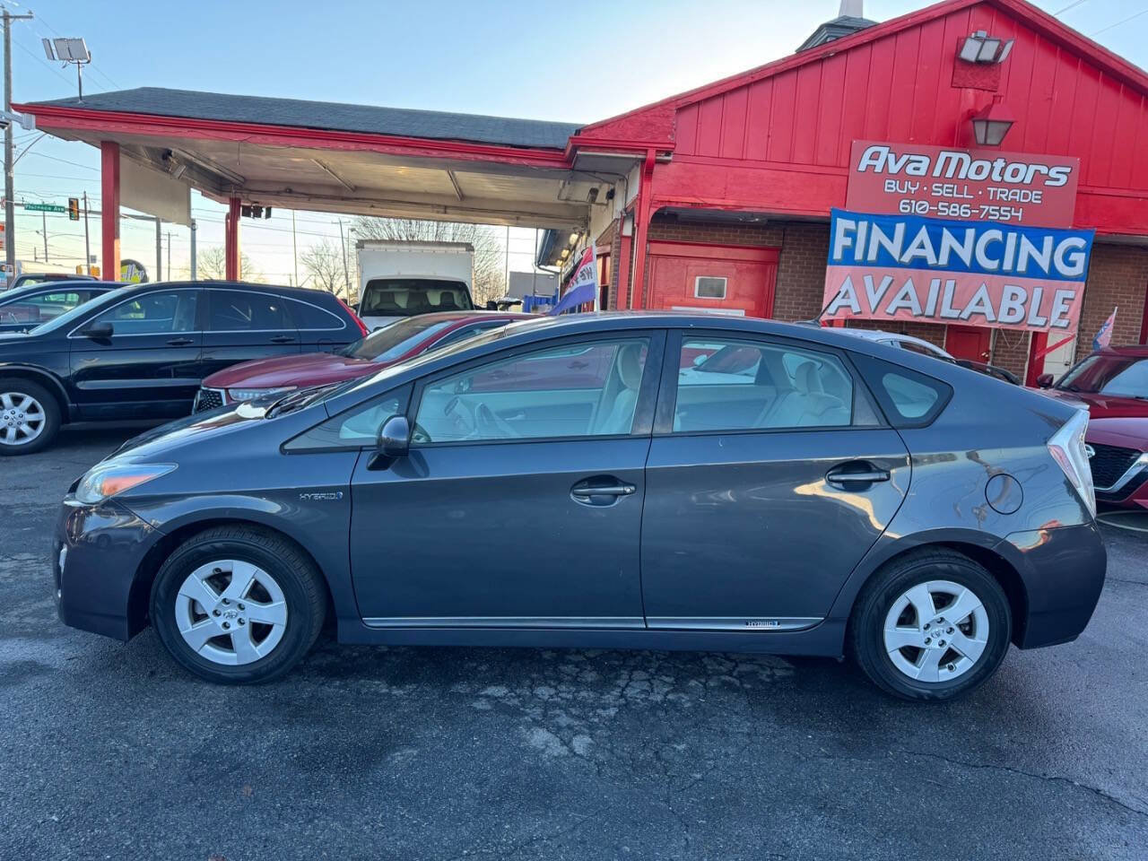 Used 2011 Toyota Prius Two image 3