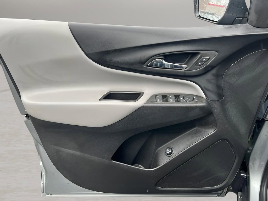 Used 2023 Chevrolet Equinox LT w/ Driver Convenience Package image 13