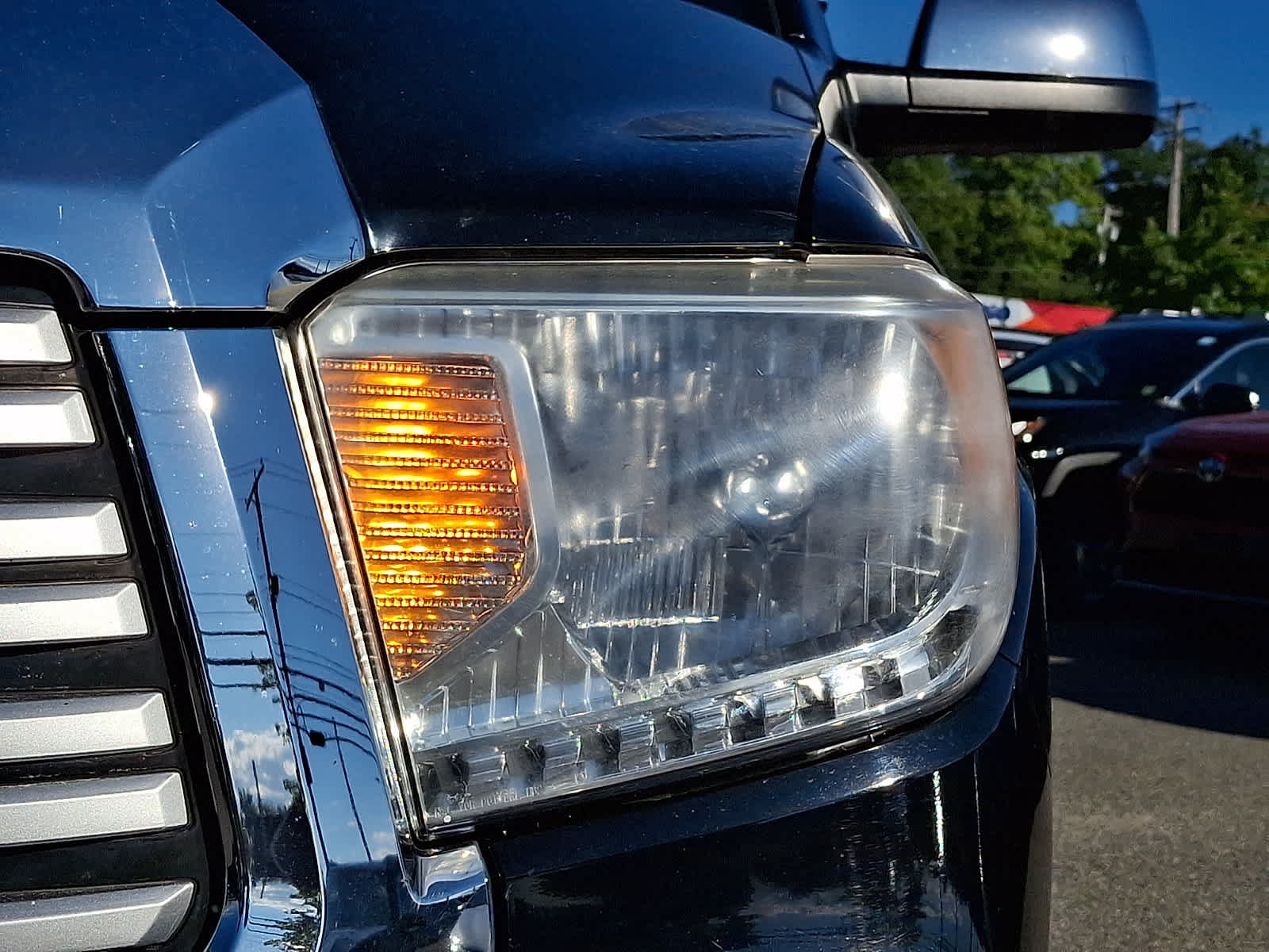 Used 2015 Toyota Tundra Limited w/ Limited Premium Package RWD image 10