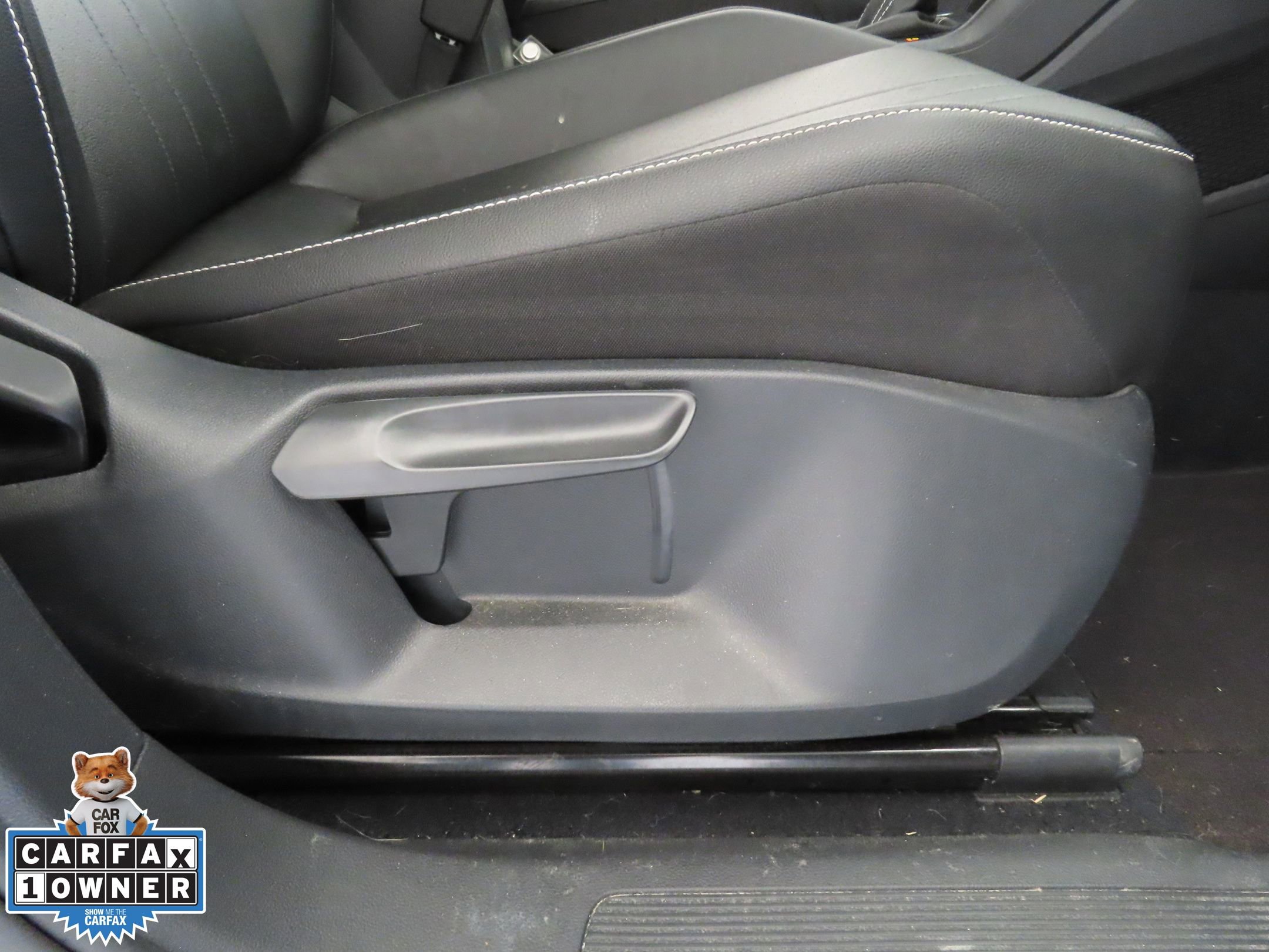 Used 2022 Volkswagen Tiguan SE w/ Panoramic Sunroof Package FWD image 26