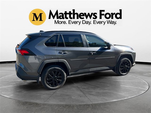 Used 2019 Toyota RAV4 LE image 5