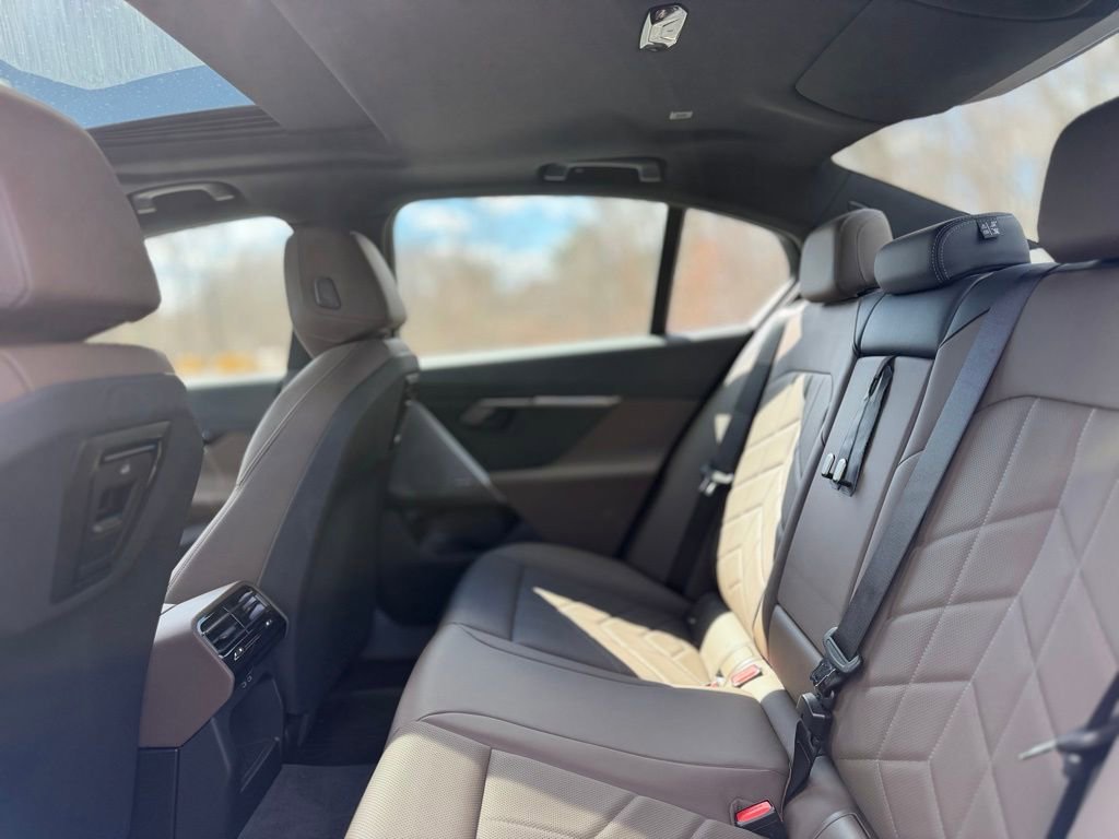 Certified 2025 BMW i5 xDrive40 w/ Premium Package image 19