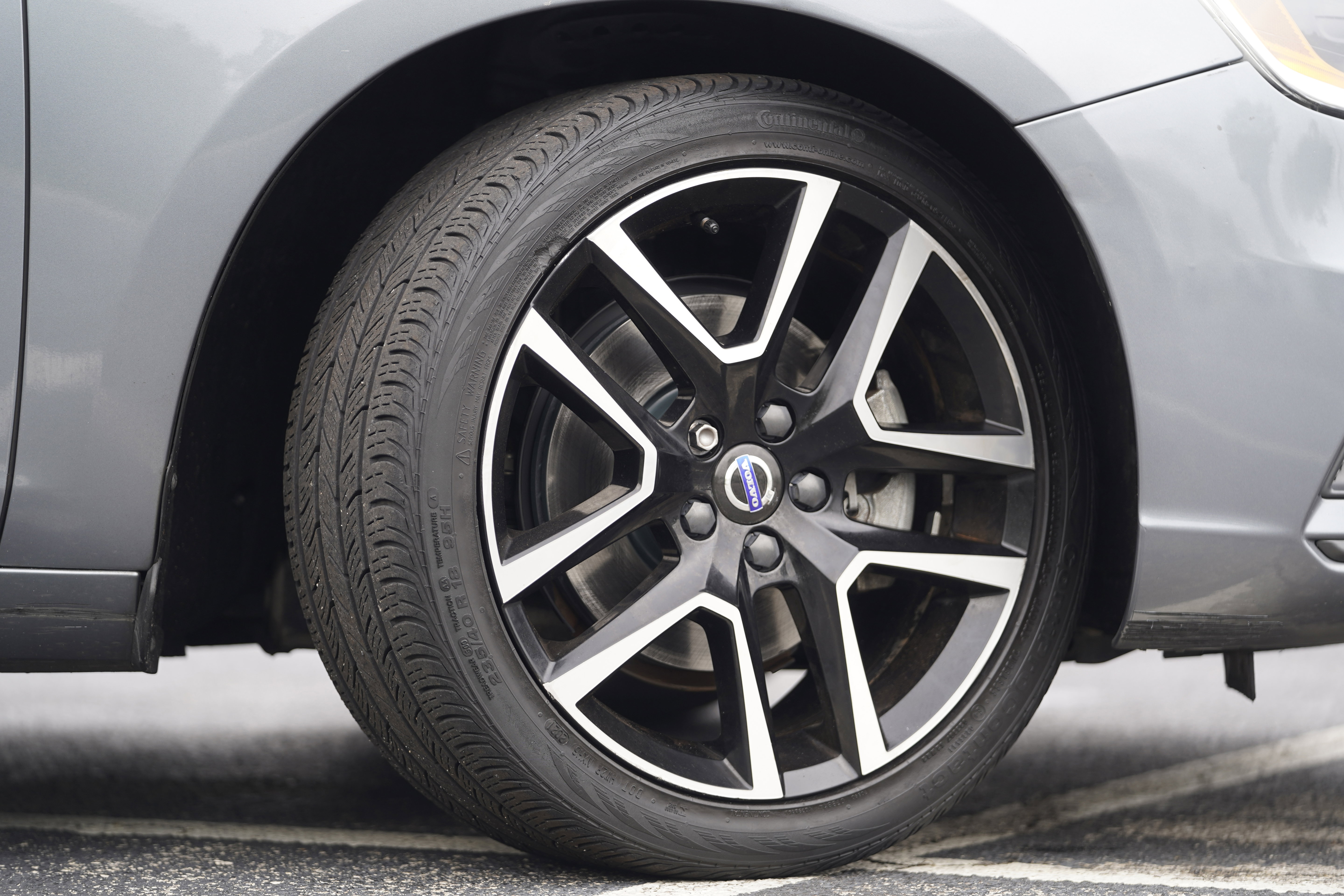 Used 2018 Volvo V60 T5 Dynamic w/ Vision Package FWD image 40