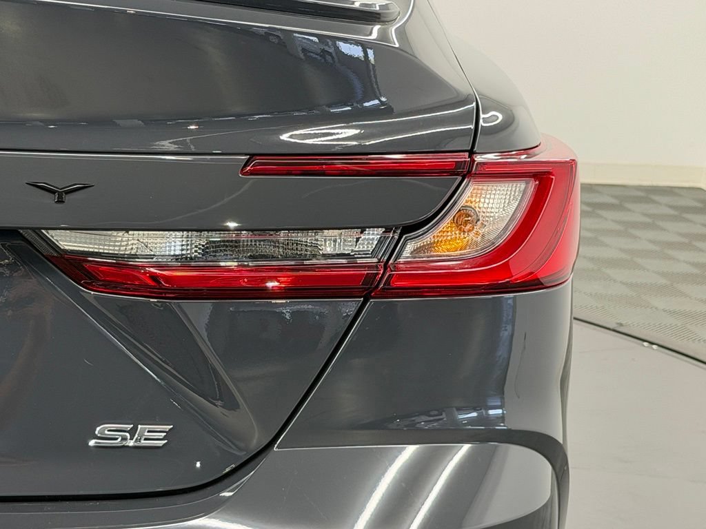 Used 2026 Toyota Camry SE FWD image 14