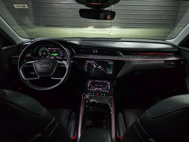 Used 2021 Audi e-tron Prestige w/ Prestige Package AWD/4WD image 11