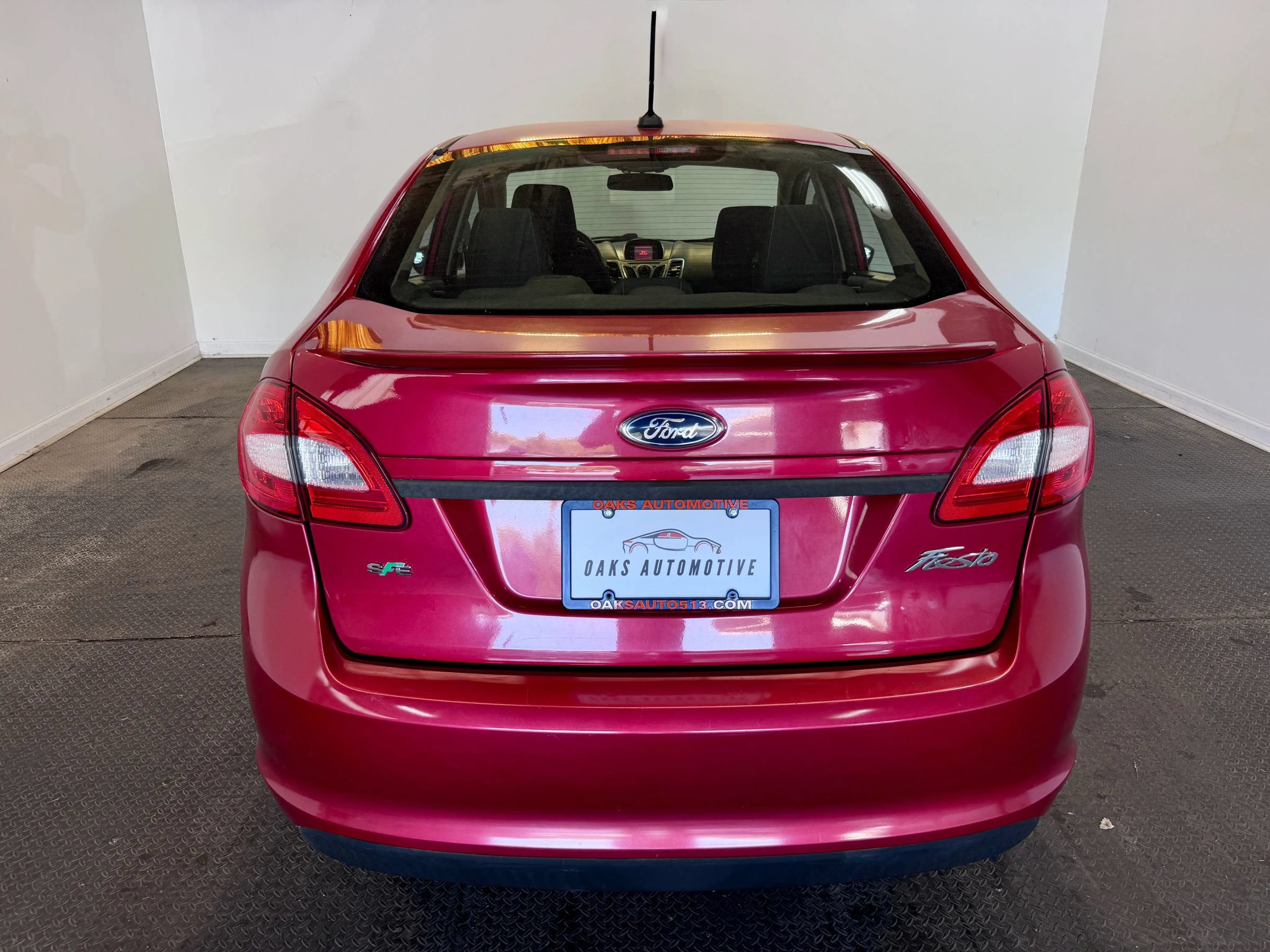 Used 2012 Ford Fiesta SE w/ Super Fuel Economy Pkg FWD image 6