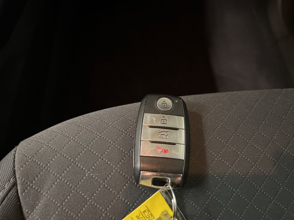 Used 2020 Kia Sorento S image 36