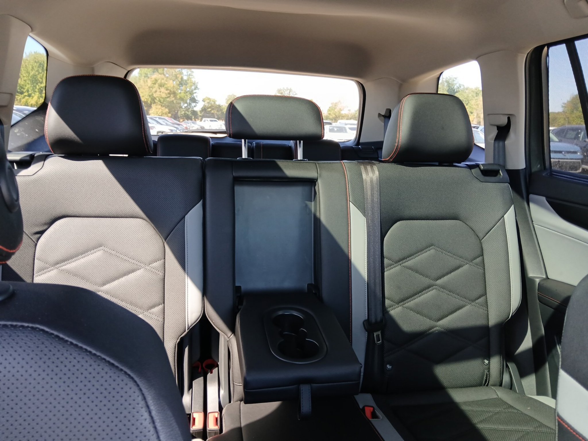 Used 2025 Volkswagen Atlas Peak Edition SE AWD/4WD image 29