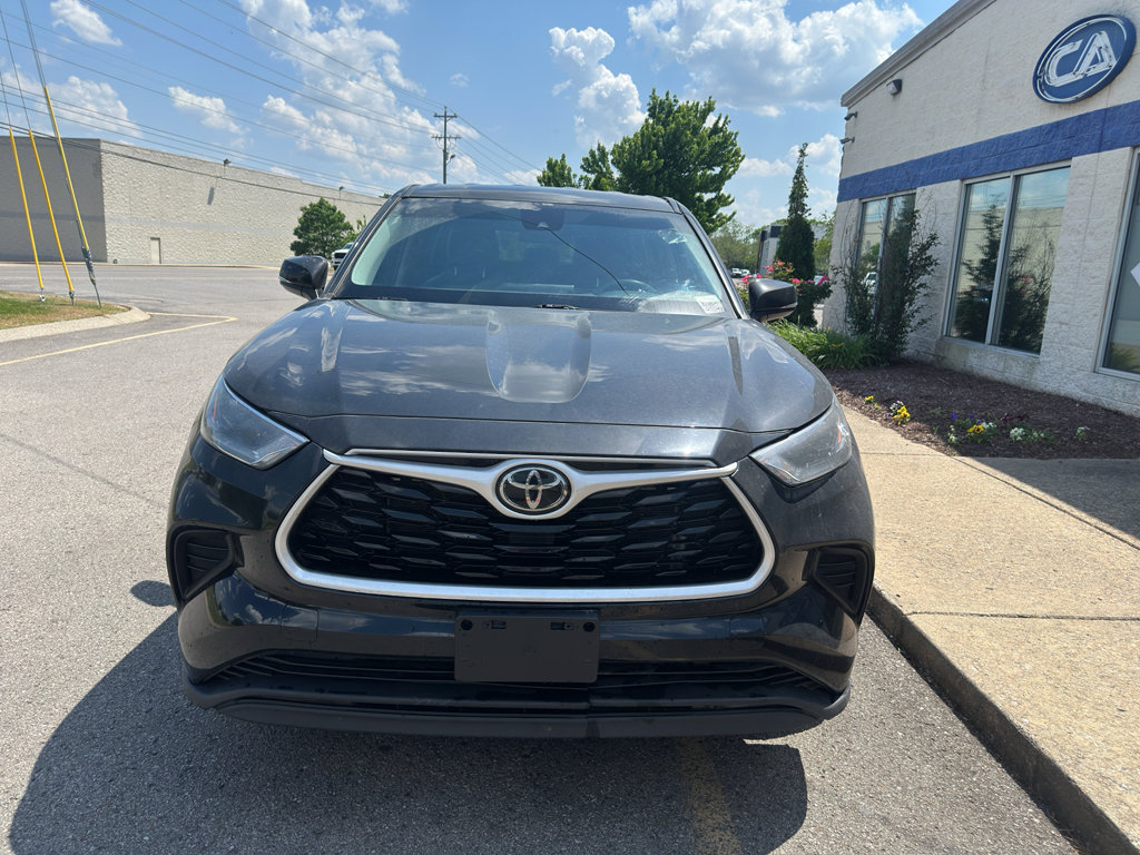 Used 2022 Toyota Highlander L FWD image 10