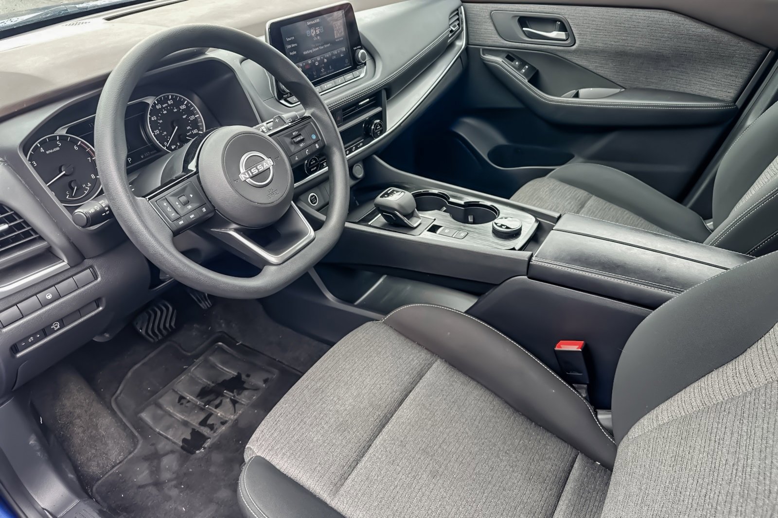 Used 2023 Nissan Rogue SV image 10