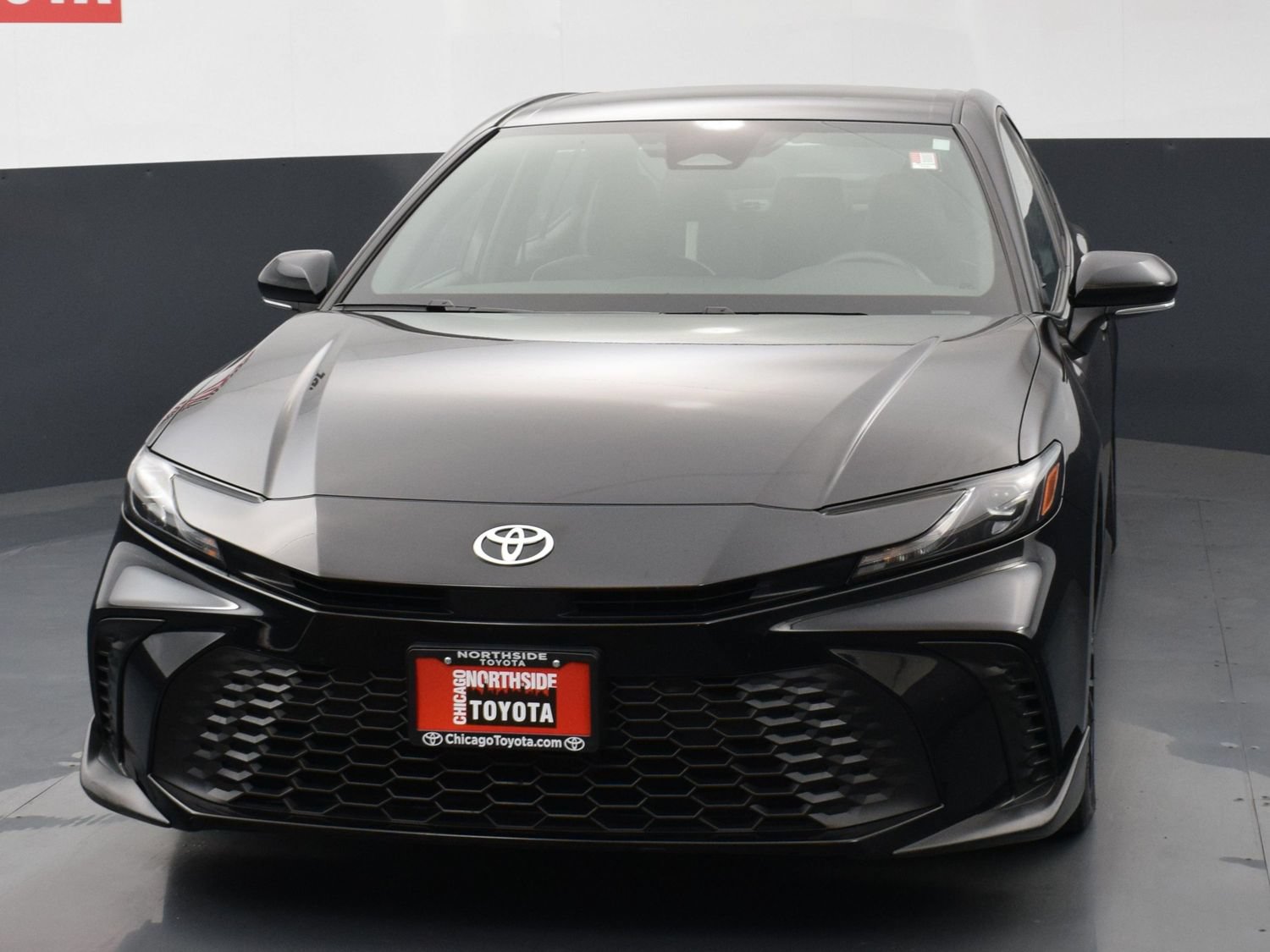 Used 2025 Toyota Camry SE FWD image 7
