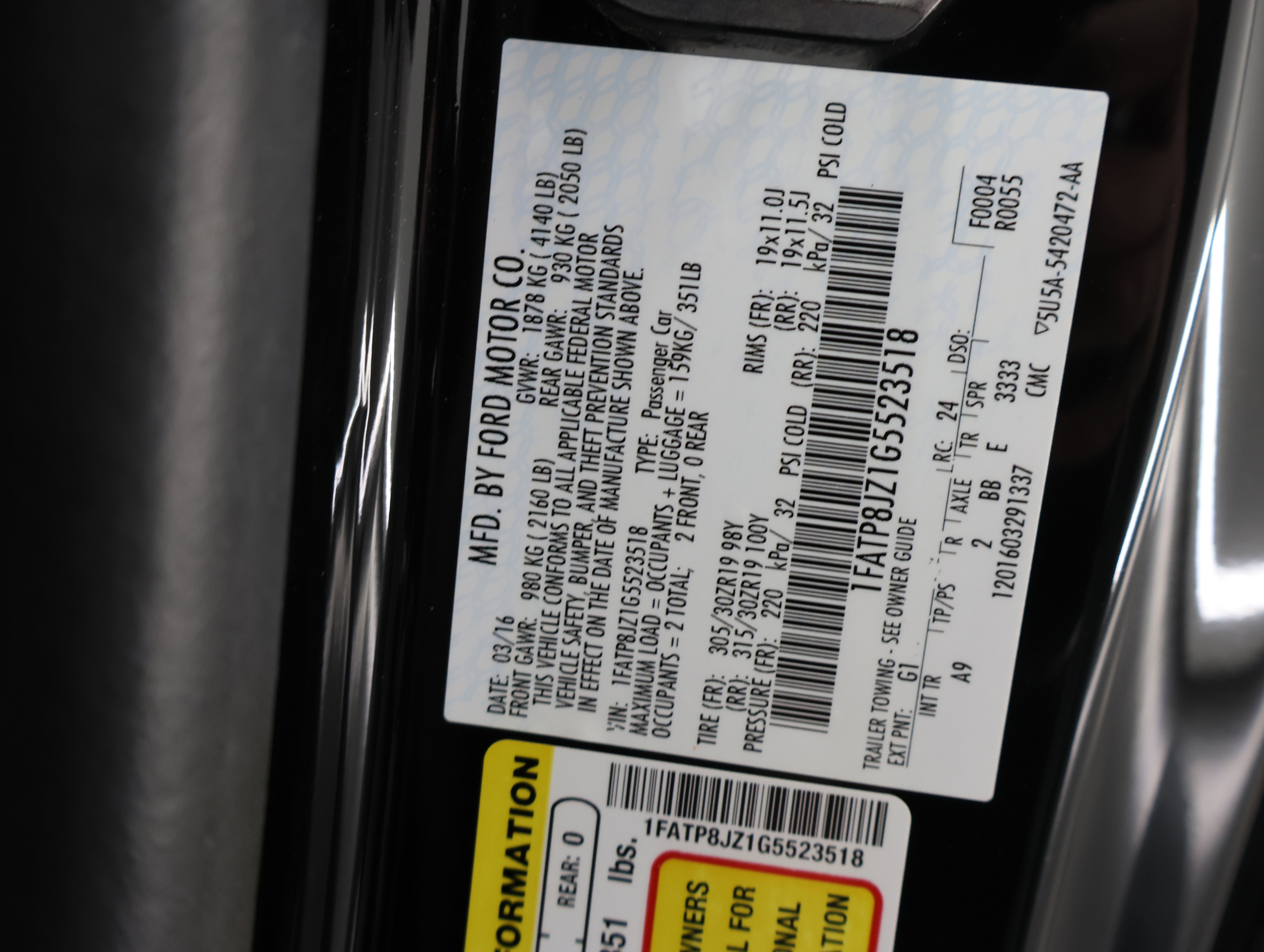 Used 2016 Ford Mustang Shelby GT350R w/ GT350R Equipment Group 920A RWD image 61