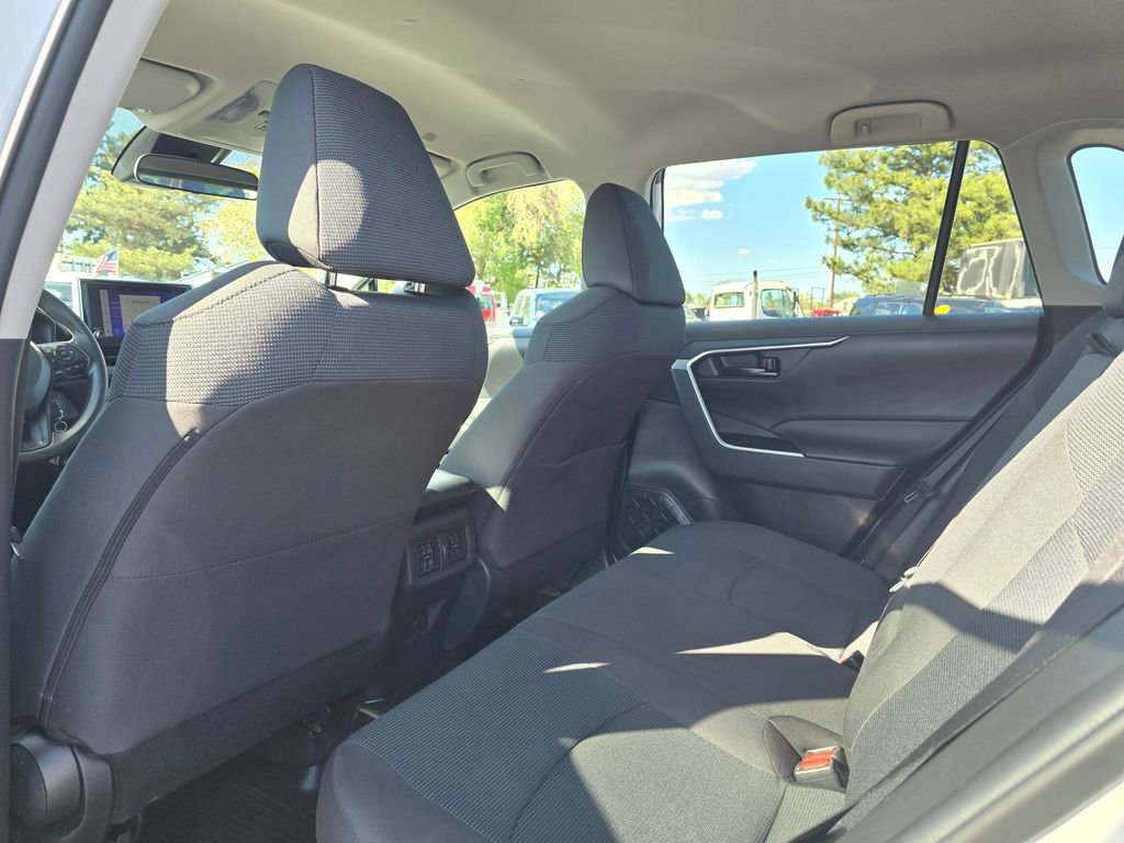 Used 2023 Toyota RAV4 LE AWD/4WD image 12