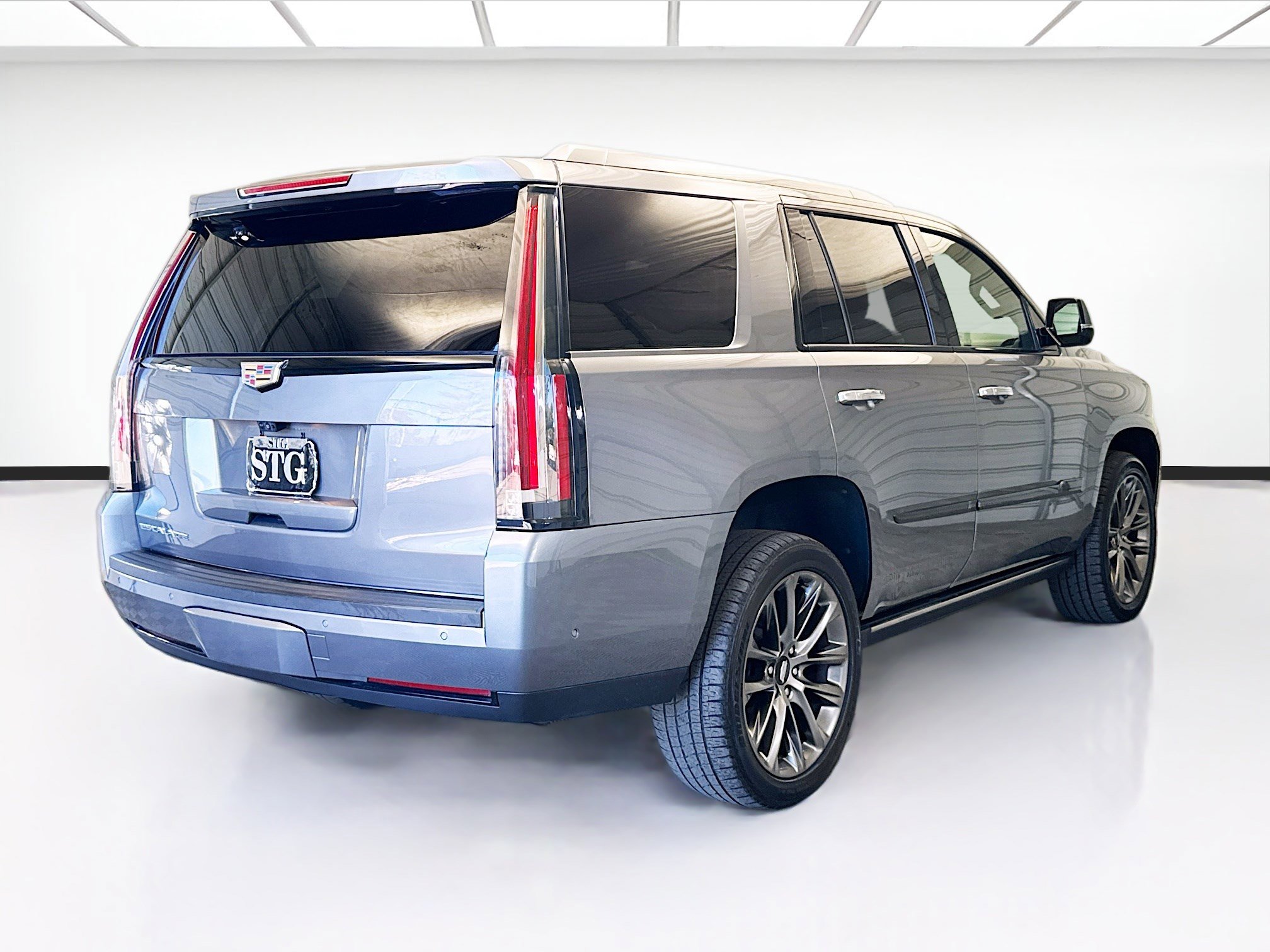 Used 2020 Cadillac Escalade Platinum image 4