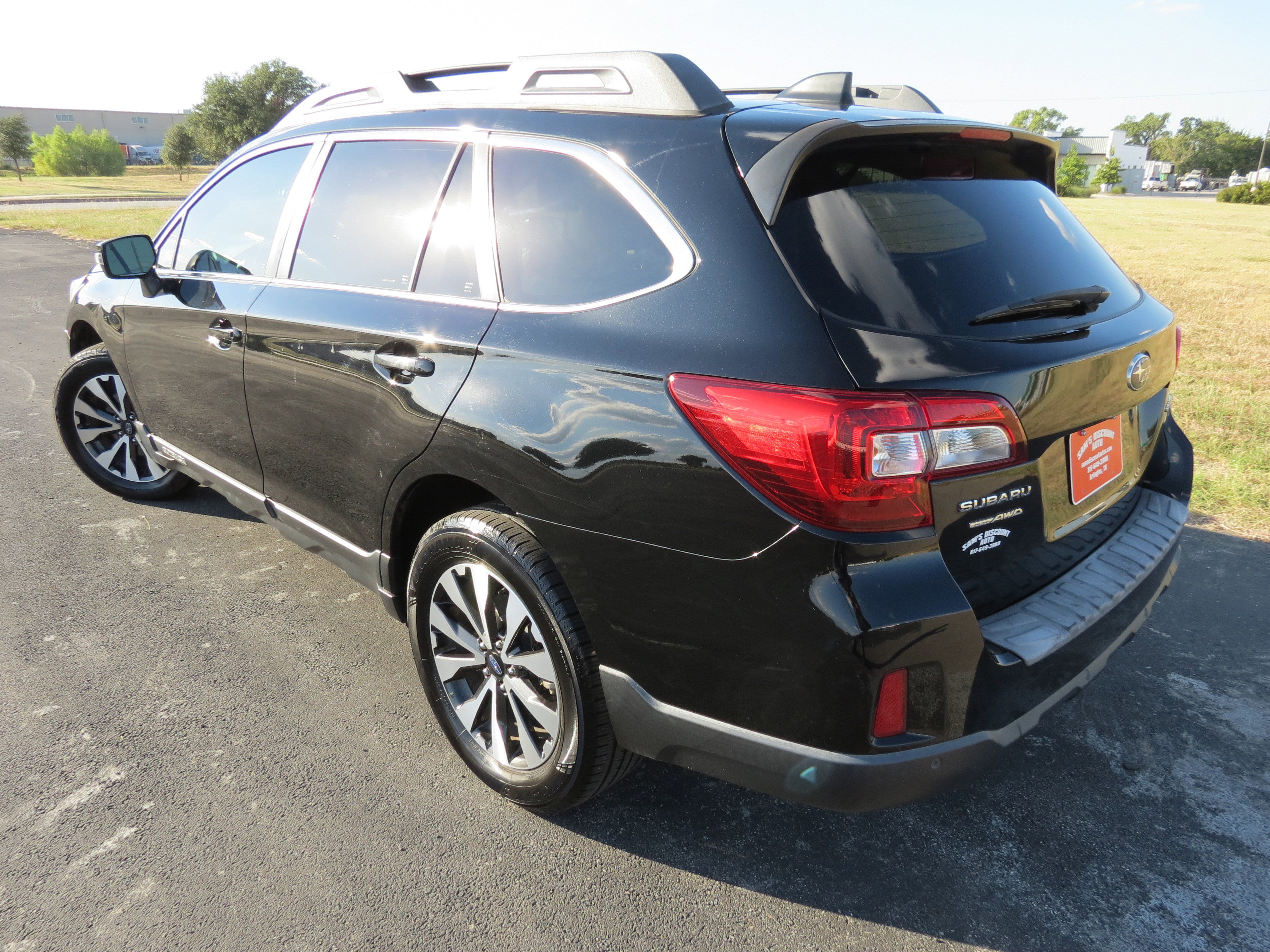 Used 2017 Subaru Outback 2.5i Limited image 5
