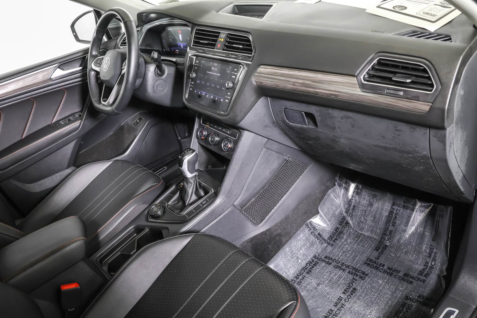 Used 2024 Volkswagen Tiguan Wolfsburg Edition image 41