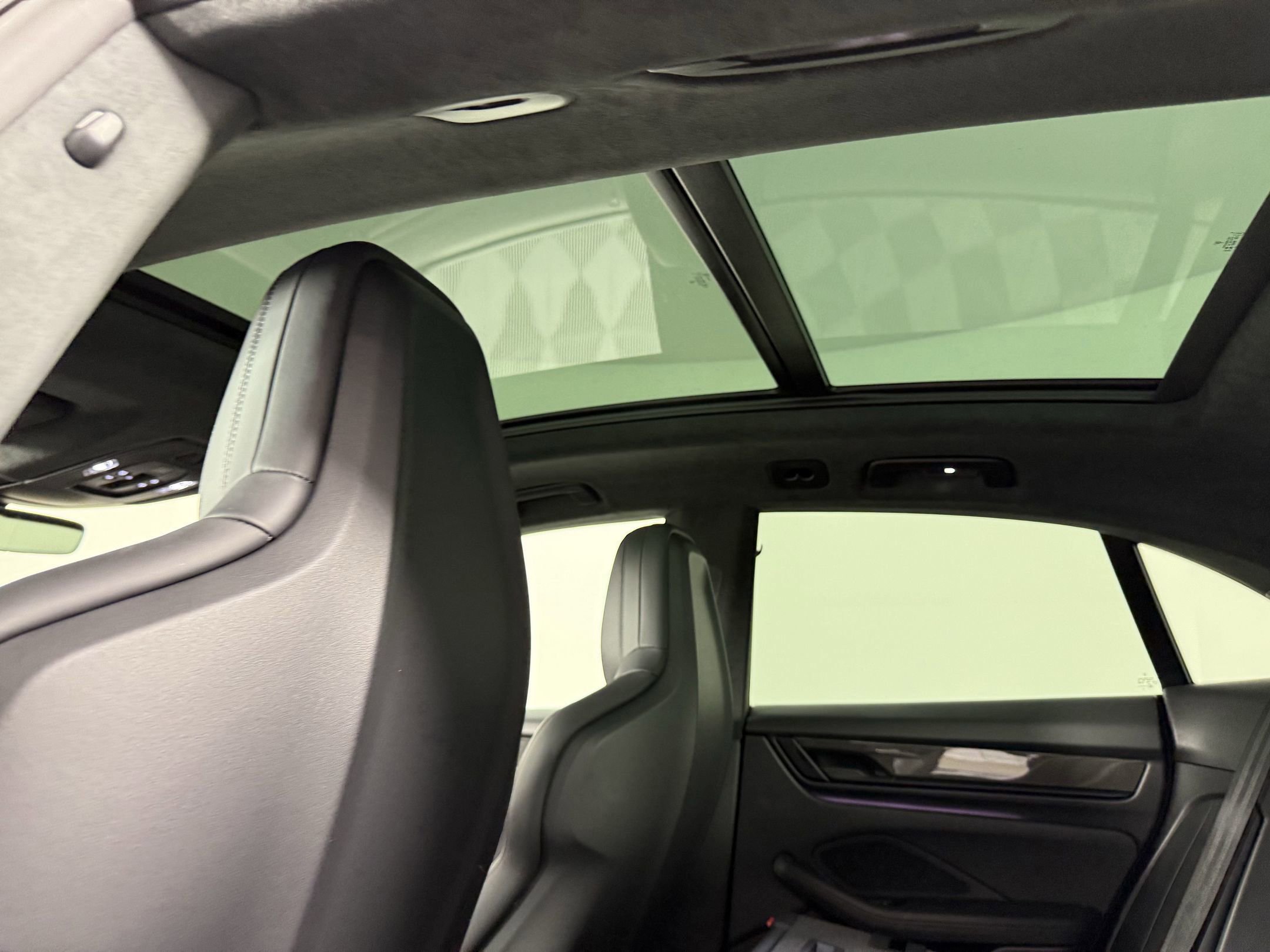 New 2025 Porsche Macan Turbo Electric image 17